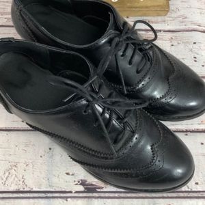 Vero Cuoio Leather Oxford Lace Up Wing Tip - 40